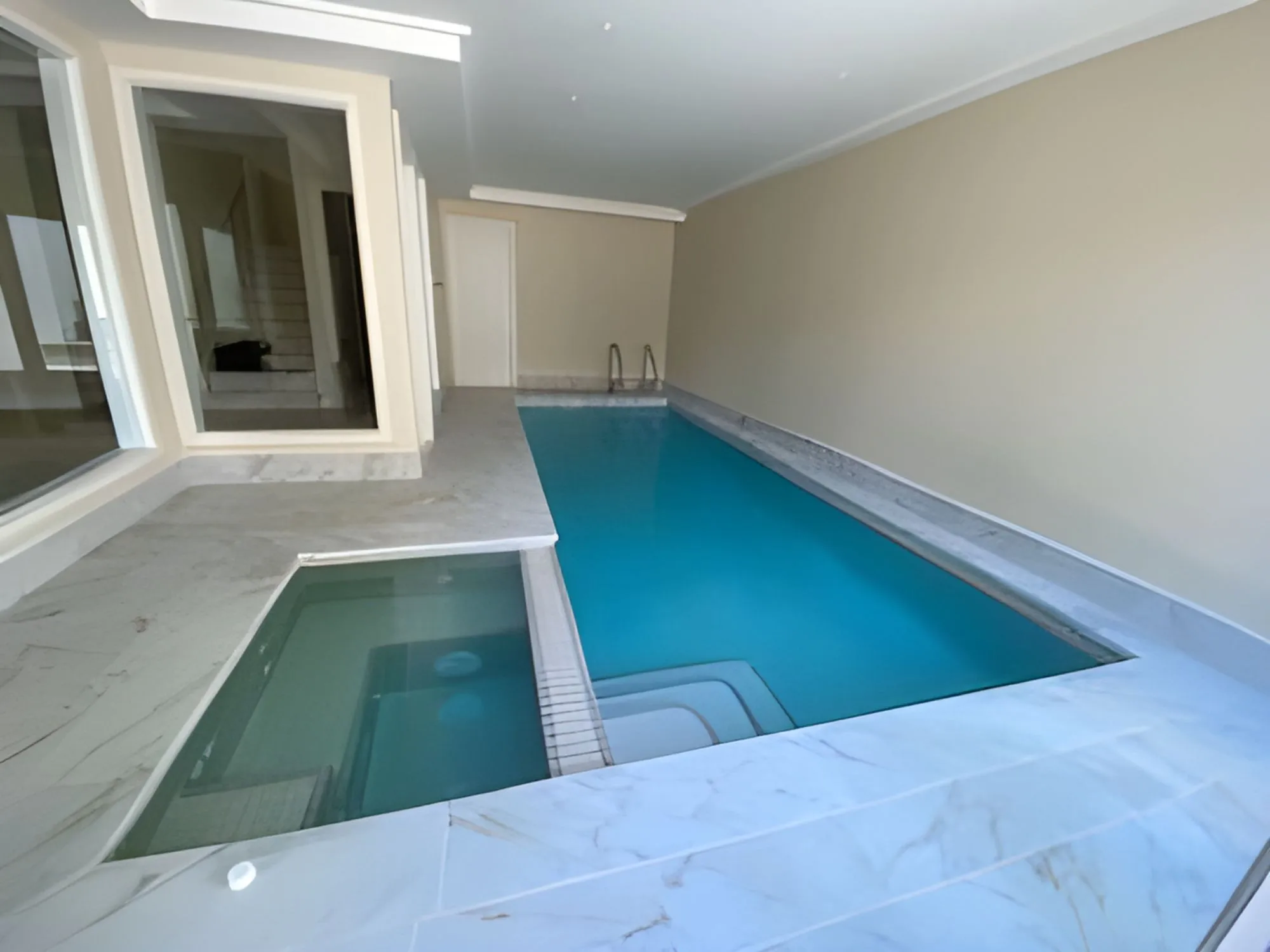 Pool tiling in Vancouver